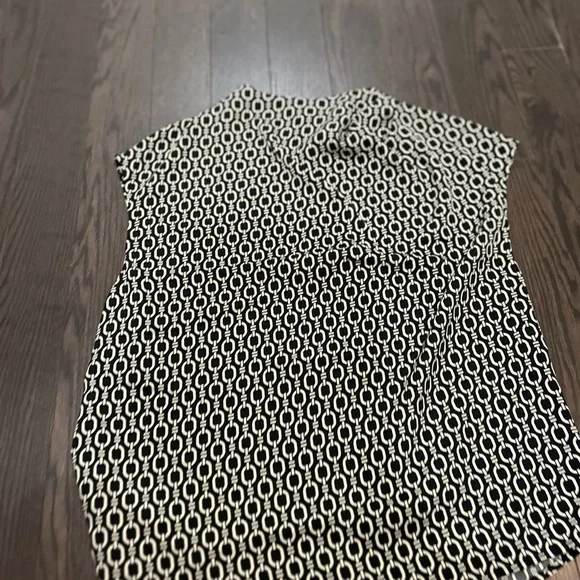 H&M Black and Cream Geometric Blouse - Picture 4 of 6
